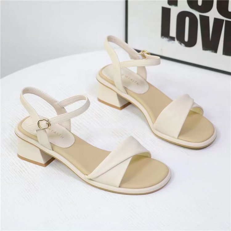 Evening Breeze Block Heel Sand - Home Office Size 评论和价格